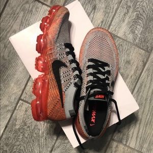 Women’s Nike Air Vapormax Flyknit - Grey/Crimson